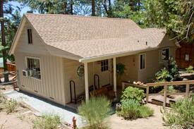 Idyllwild House | Mountain Cabin with loft. 2 baths Dog friendly!