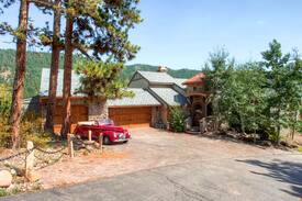 Woodland Park House | Castle above the clouds with Pikes Peak views