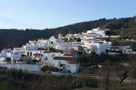 Daimalos Vados House | Villa and Annexe with Private Pool and Garden