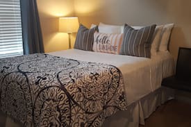 Lithonia House | Easy Living (3 Br 2 Bath) Ranch Style House