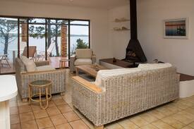 Overstrand House | No. 19 Lagoon Edge "Digital Detox", Hermanus