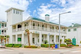 Northeast Virginia Beach Apartment | Turtle Cay Resort- studio sleeps 4 near beach