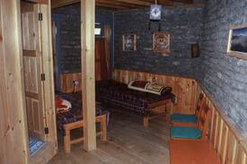 Mustang Hotel | High Plains Inn, Mustang Highway Guesthouse