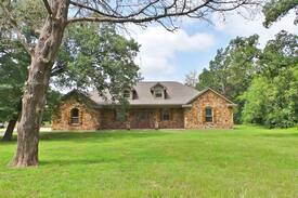 Wixon Valley House | Rustic Retreat~Aggieland Vacation Rentals