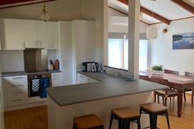 Broulee House | Birds and beach at Broulee