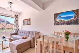 Kavallos Villa | Spacious Getaway by Lake Kournas