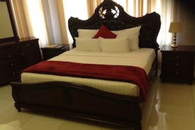 Livingstone Bed & Breakfast | CYPRESS EXECUTIVE LODGE