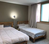 Wagol House | 여수 expo역 10분 숙소 / 신축 건물 / 최대 10명 가능 / 여수 박람회장 옆 숙소