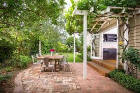 Shepparton House | Birch Cottage - long term booking available