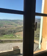 Montmelas-Saint-Sorlin House | Chambres d'hôtes à côté du Château de Montmelas