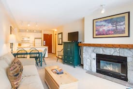 Upper Village Apartment | WHISTLER PH 441~Ski-In/Ski-Out~Aspens on Blackcomb