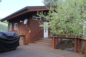 Troy House | Kootenai Crest Lodge - Riverside Elegance
