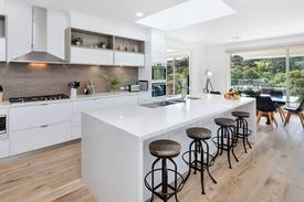 Daylesford House | 13A On The Lake