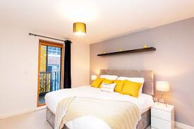 Milton Keynes Apartment | No.1 MOST STUNNING MK Centre Apt. Free Parking
