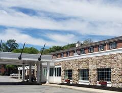 Rohrerstown Hotel | Heritage Hotel Lancaster- Loxley's Treehouse- DQ