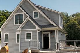 Seneca House | Loran Pointe Cir