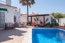 Marbella Villa | Fab Villa, sleeps 8, walk to Banus and beach