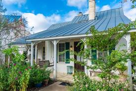 Fredericksburg House | Gardens of Baron's Creek - Unit D