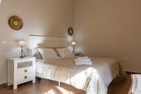 Santa Cruz Apartment | Super Central, Next to la Giralda, Shared Terrace with Stunning Views