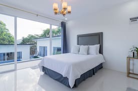 Nasugbu Bed & Breakfast | Villas at KAYAMA Mountain Resort (nr Tagaytay)