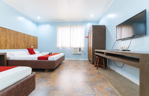 Barangay Poblacion Hotel | RedDoorz @ N Roldan Street