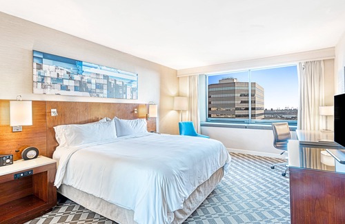 Downtown Long Beach Hotel | Renaissance Long Beach Hotel