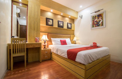 Dich Vong Hotel | RedDoorz Plus Near Cau Giay Park
