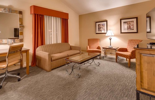 Uptown Sedona Hotel | Best Western Plus Arroyo Roble Hotel & Creekside Villas