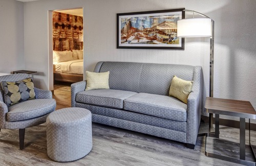 Music Row Hotel | Courtyard by Marriott Nashville Vanderbilt West End