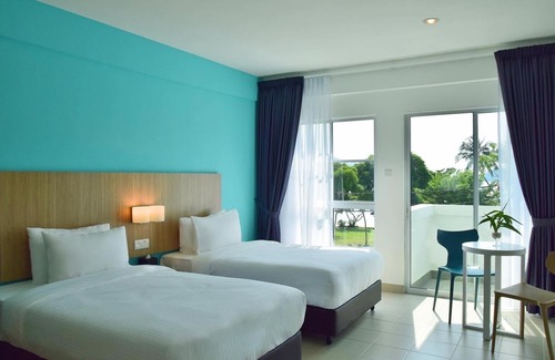 Pangkor Island Hotel | AVI Pangkor Beach Resort
