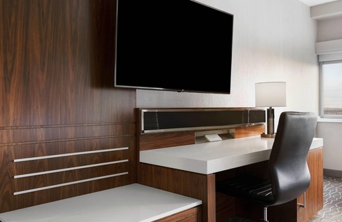 Iselin Hotel | Delta Hotels by Marriott Woodbridge
