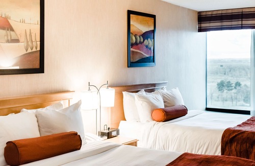 Heather Gardens Hotel | Radisson Hotel Denver-Aurora
