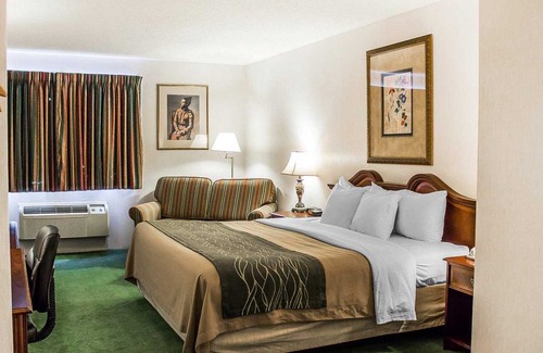 Manistique Hotel | Comfort Inn