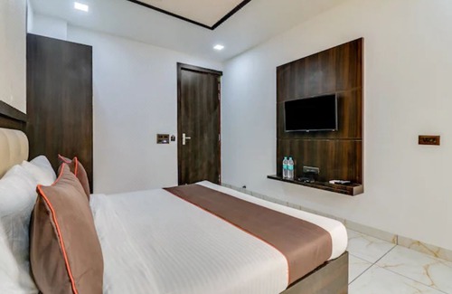 Taj Ganj Hotel | OYO 78930 Collection O Grand Sparrow Inn