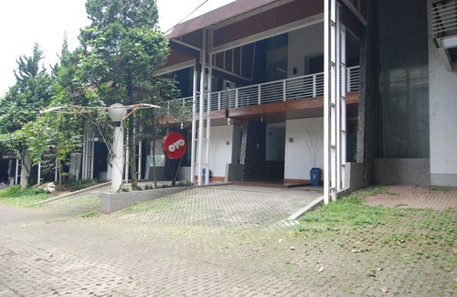 Hegarmanah Hotel | OYO 229 Hi Quality