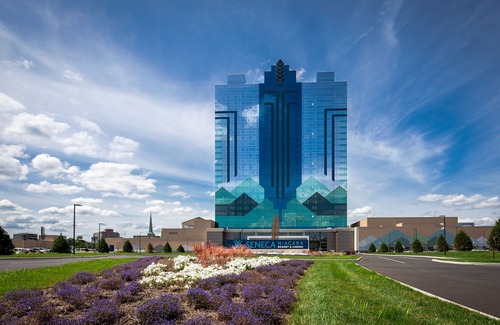 Downtown Niagara Falls Hotel | Seneca Niagara Resort & Casino