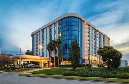 The East Side Hotel | Embassy Suites San Francisco Airport - South San Francisco