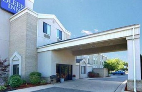 Flat Rock Hotel | Baymont by Wyndham Flat Rock