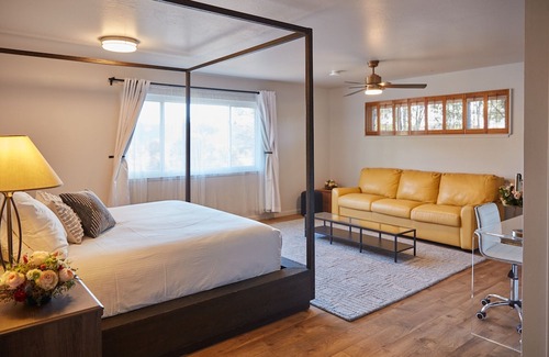 Clear Lake Hotel | Bed & Barrel at Stonehouse Cellars