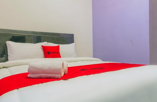 West Cirebon Hotel | RedDoorz Plus @ Tuparev Cirebon 2
