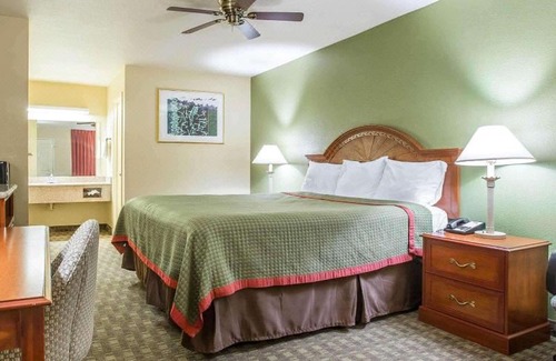 Delano Hotel | Rodeway Inn Delano