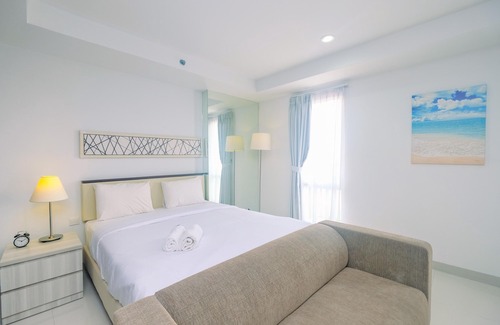 Cikarang Hotel | Stunning Studio Azalea Suites Apartment