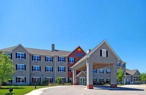 Fulton Hotel | AmericInn by Wyndham Fulton Clinton