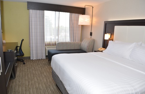 Waterville Hotel | Holiday Inn Express & Suites Waterville - North, an Ihg Hotel