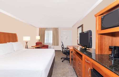 Beaumont Hotel | Howard Johnson by Wyndham Beaumont