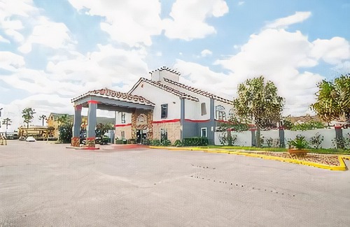 Greater Greenspoint Hotel | Baymont by Wyndham Houston North