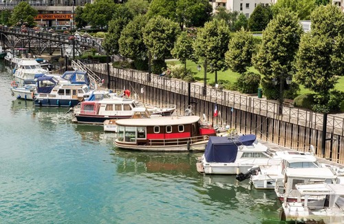 Le Port sous la Lune Hotel | Ibis Nogent Sur Marne