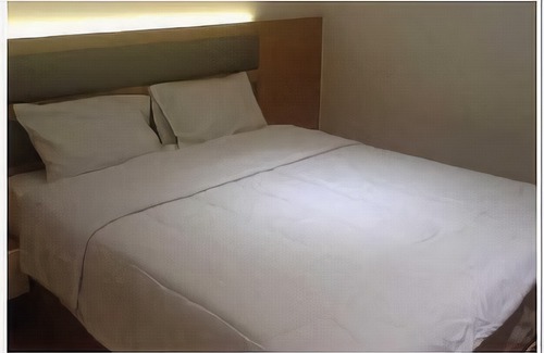 Makassar Hotel | RedDoorz Plus @ Losari Makassar