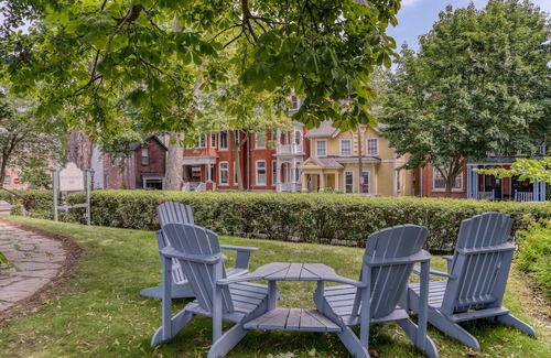 Kingston Hotel | Hochelaga Inn