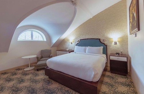 Downtown Syracuse Hotel | Hotel Skyler Syracuse Tapestry Collection by Hilton
